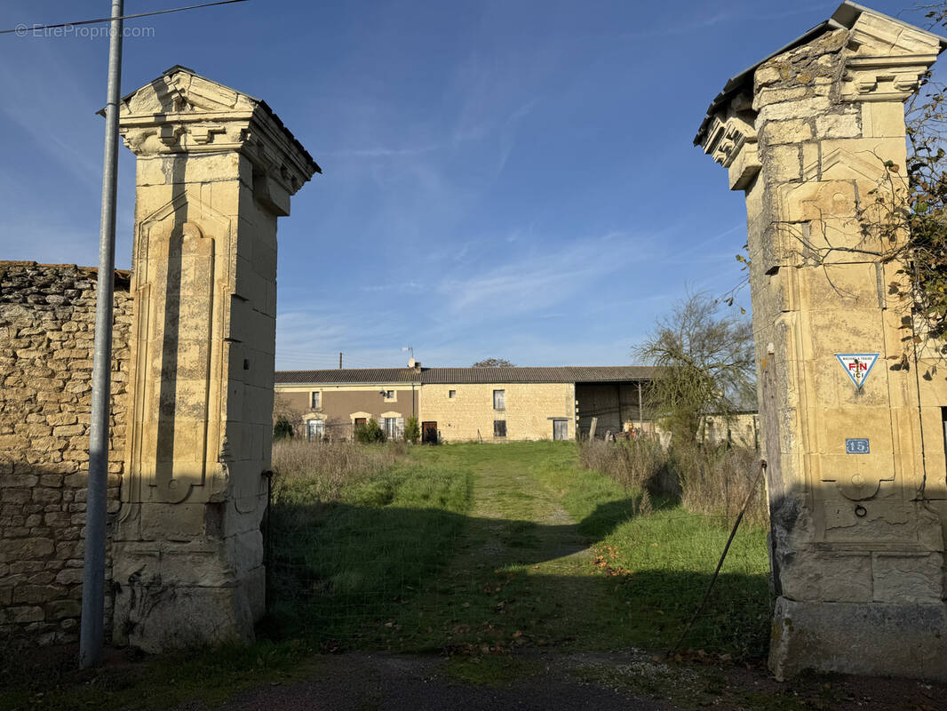 Maison à SAINT-CYR-LA-LANDE