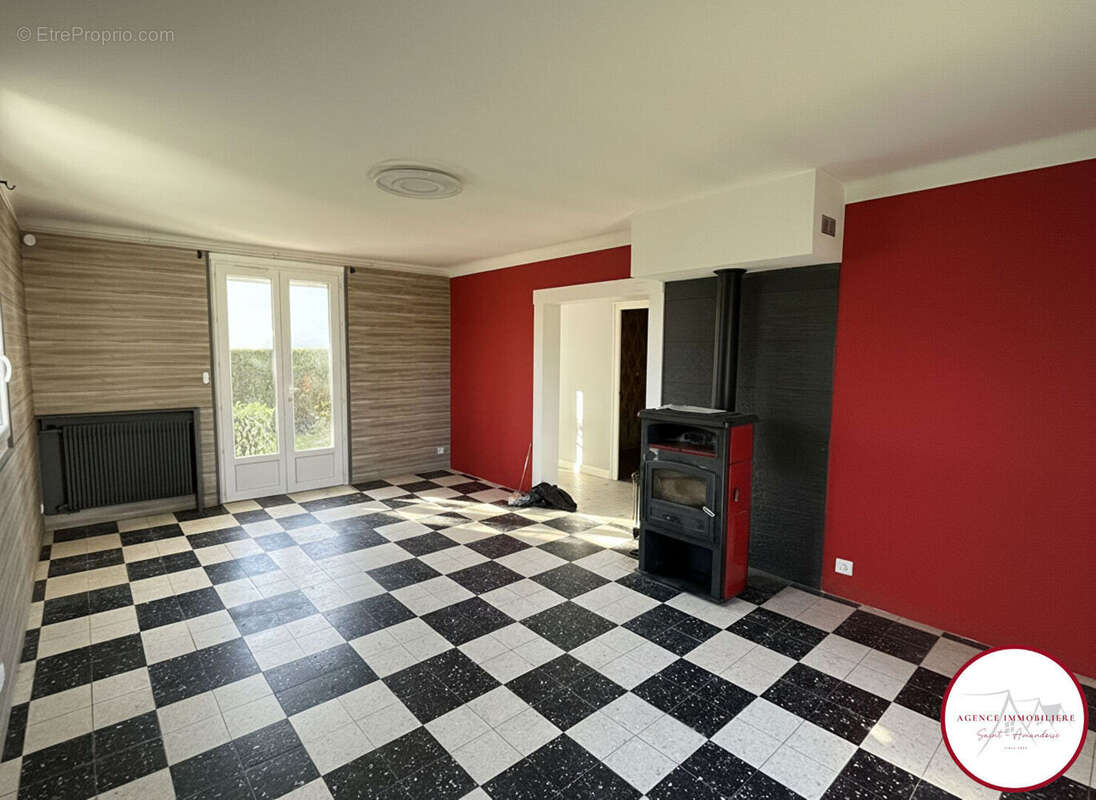 Maison à SAINT-AMAND-MONTROND