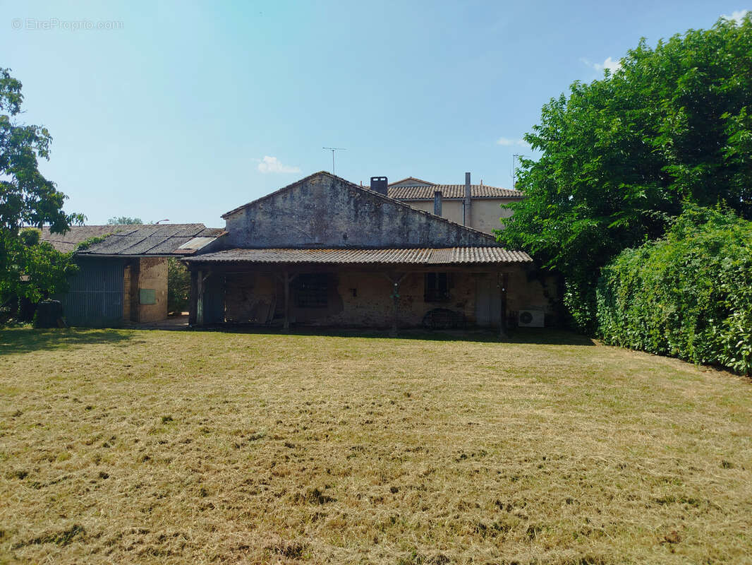 Belle demeure à l'architecture originale avec piscine et jardin constructible de 4535 m2 - photo 30