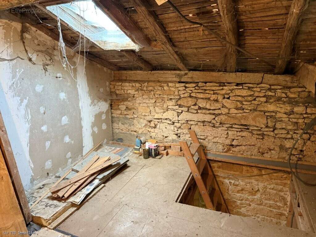 Maison à CHAMPAGNE-MOUTON