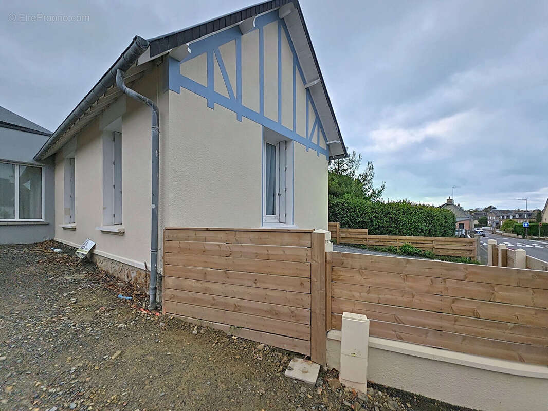 Maison à SAINT-PAIR-SUR-MER