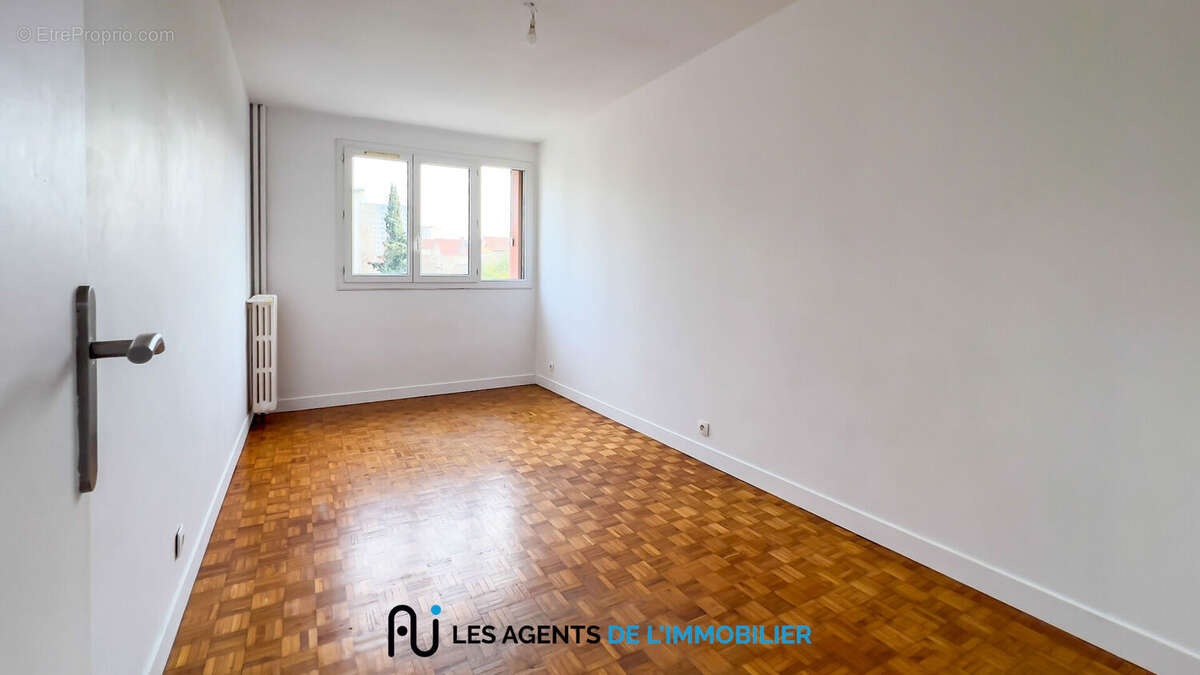 Appartement à NANTERRE