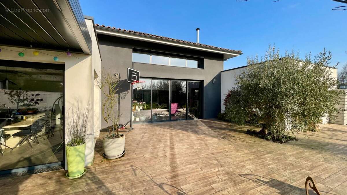 Maison à LE CELLIER