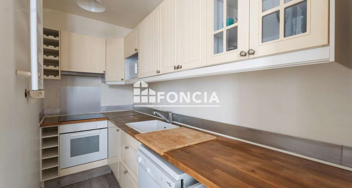 Appartement à PARIS-17E