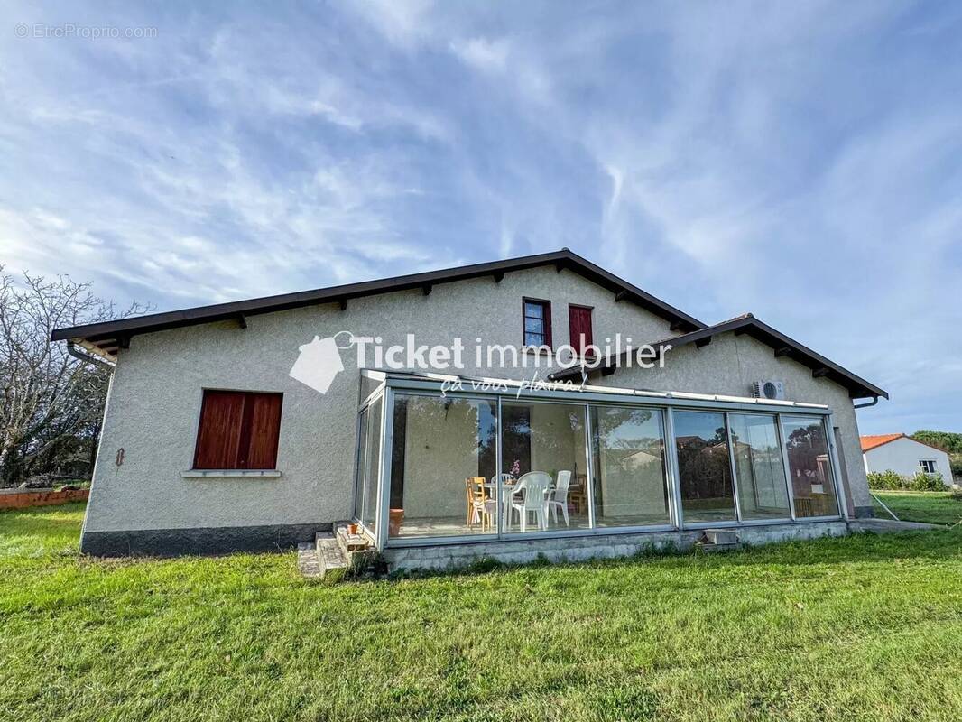 Maison à MONDONVILLE