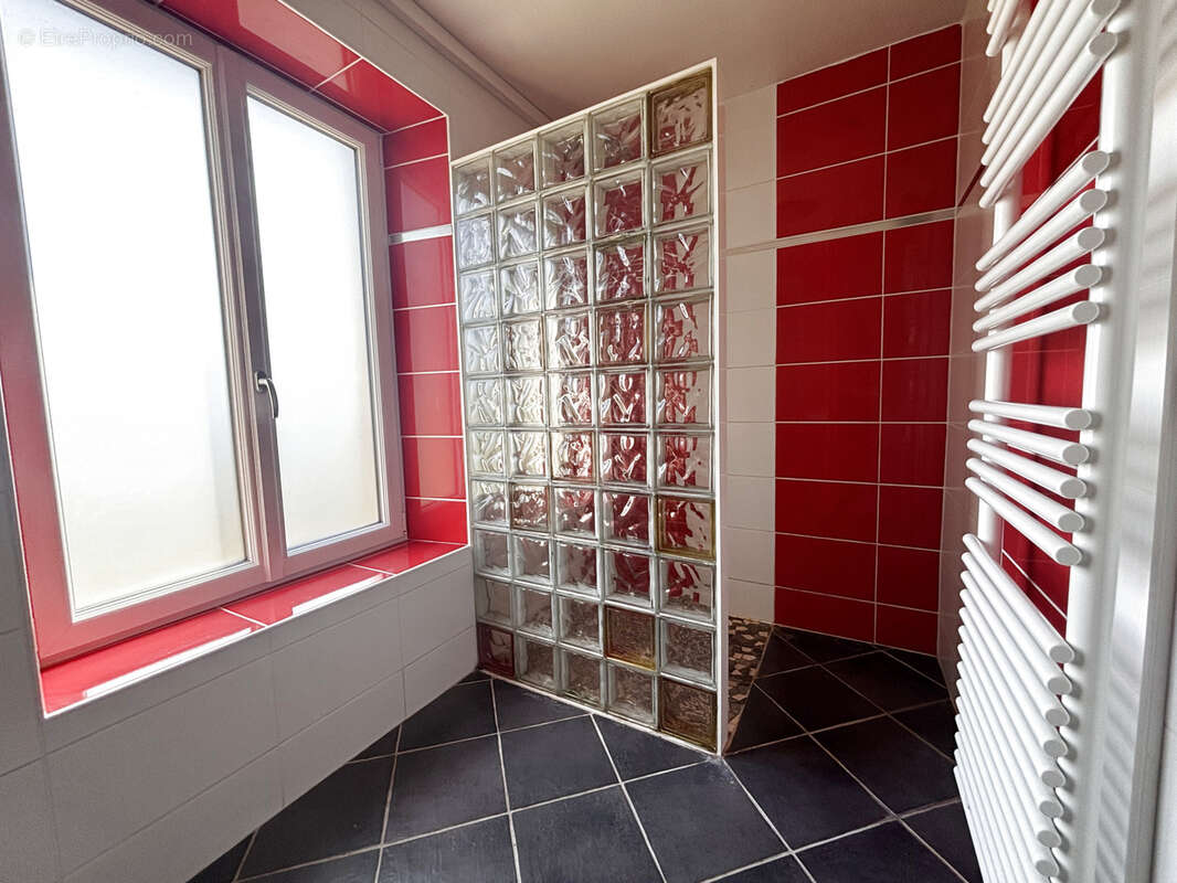 Maison à THIERS-SUR-THEVE