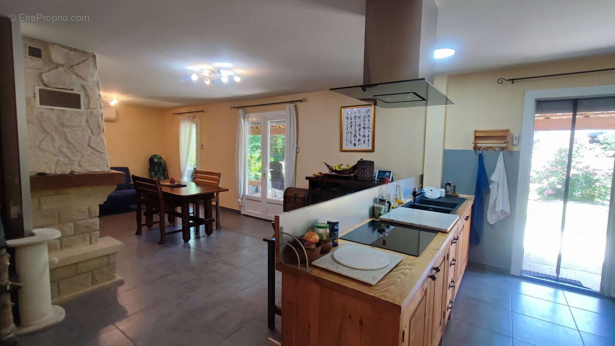 Maison à RIBAUTE-LES-TAVERNES