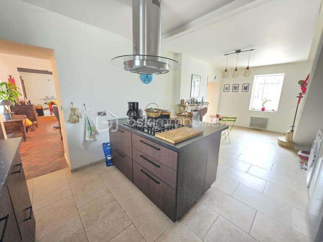 Maison à SAINT-MARTIN-DES-CHAMPS