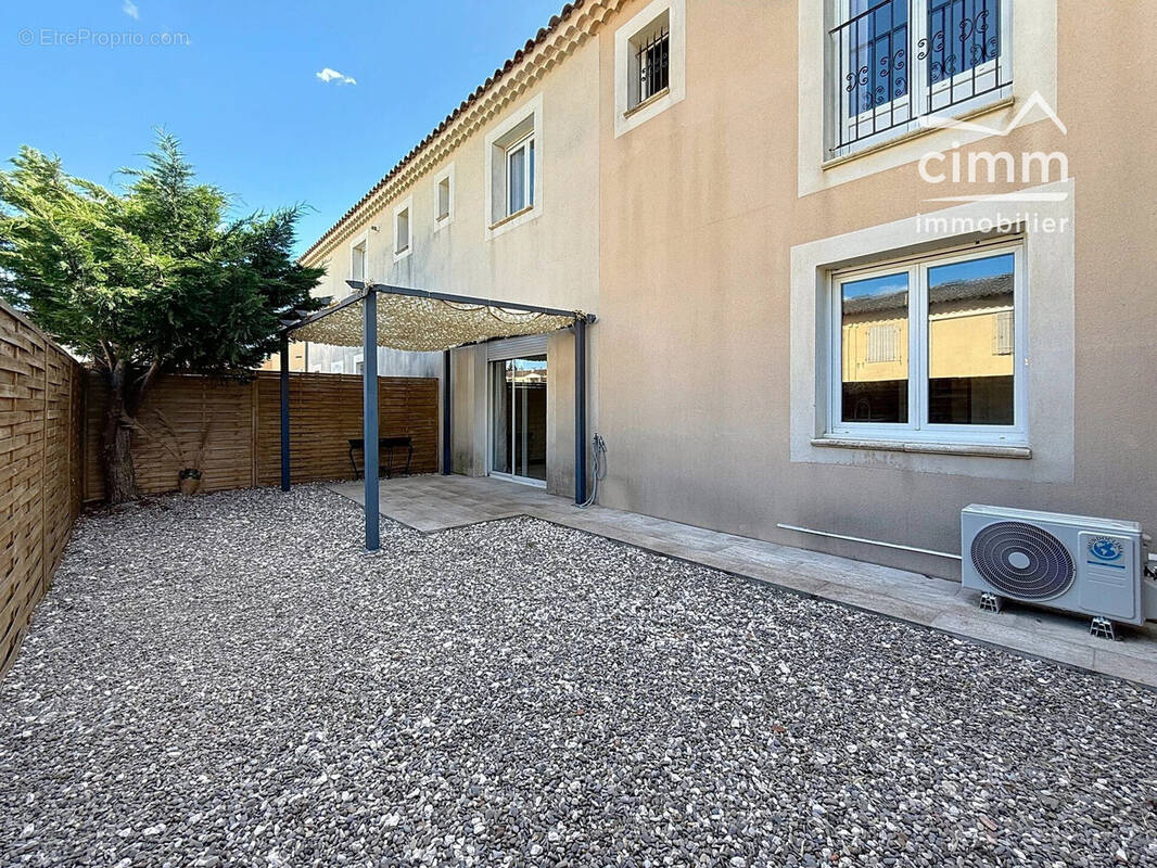 Appartement à L'ISLE-SUR-LA-SORGUE