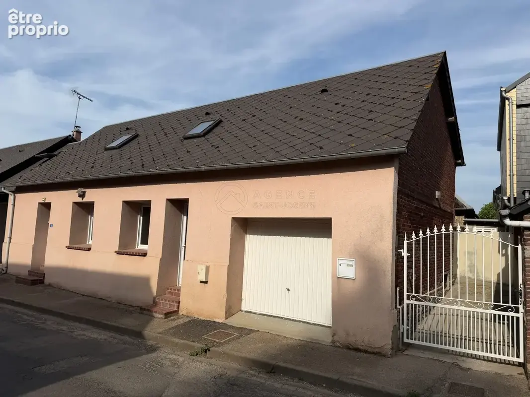 Maison 5 pièces 80 m² à vendre à Saint-Laurent-En-Caux (76560) - photo 1