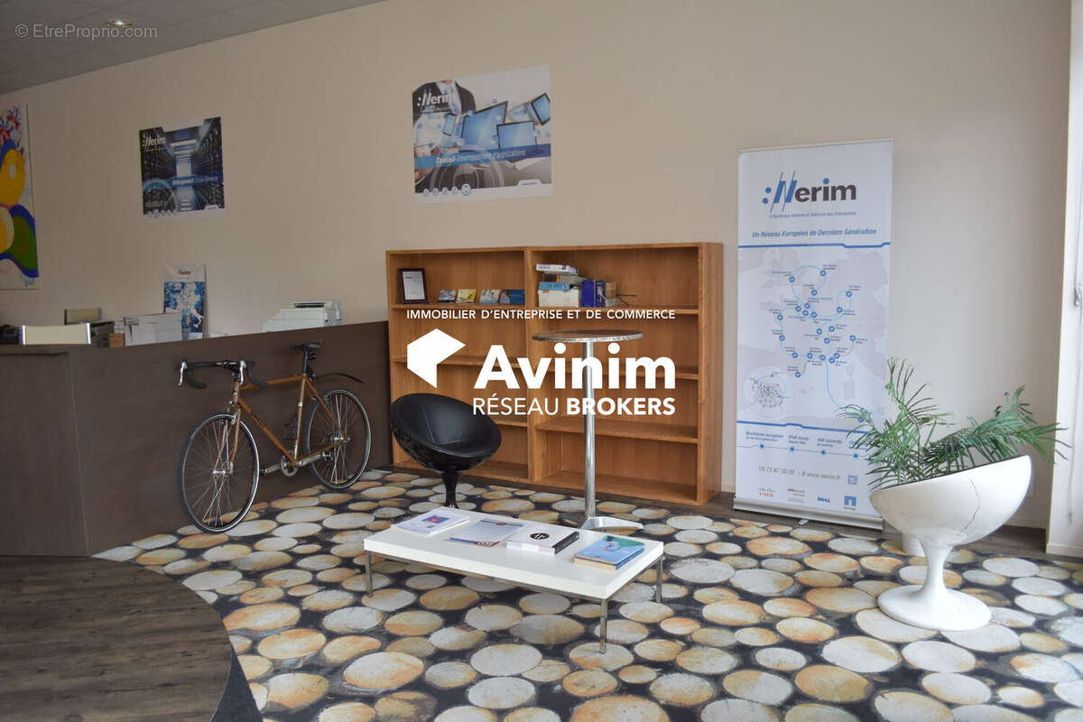 Commerce 278 m² à Quintal  - photo 4