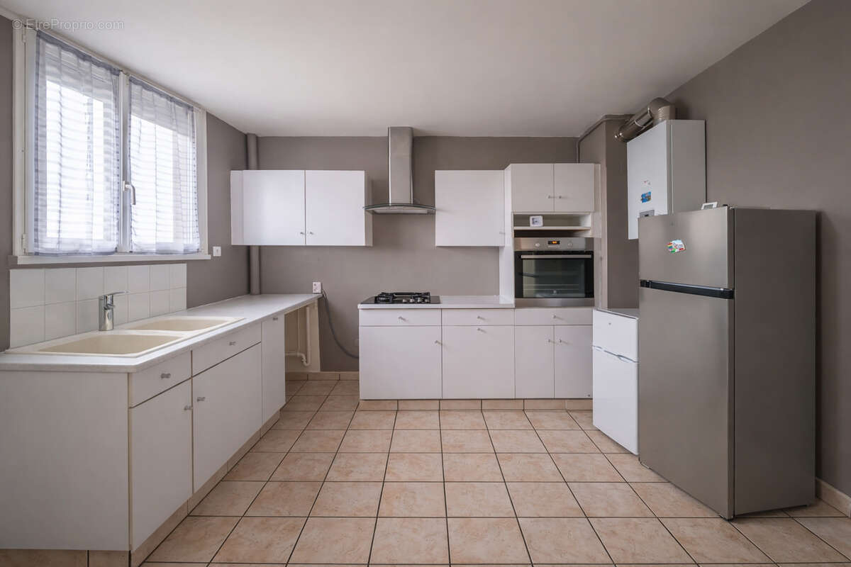 Appartement à COULAINES