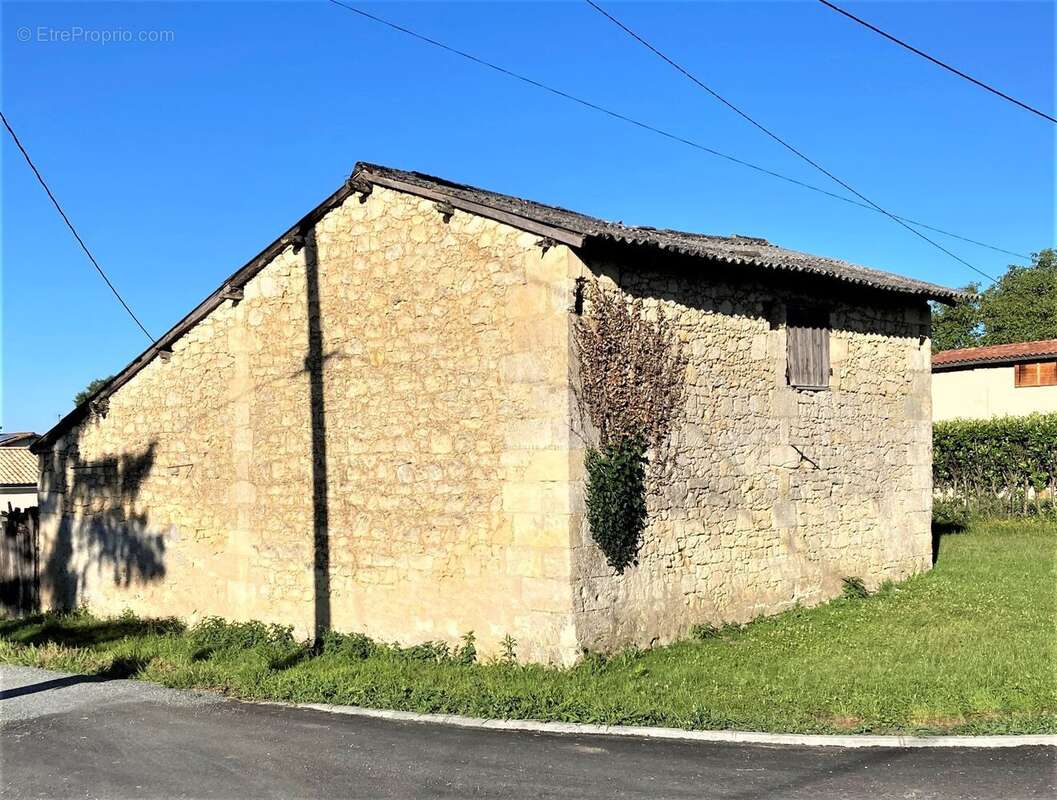 Maison à SAINT-GENES-DE-FRONSAC