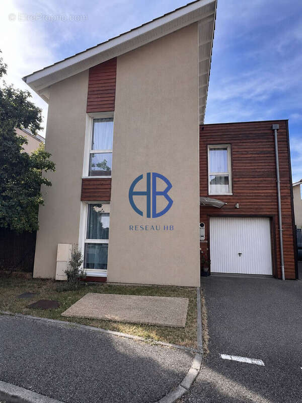Maison à BOURGOIN-JALLIEU