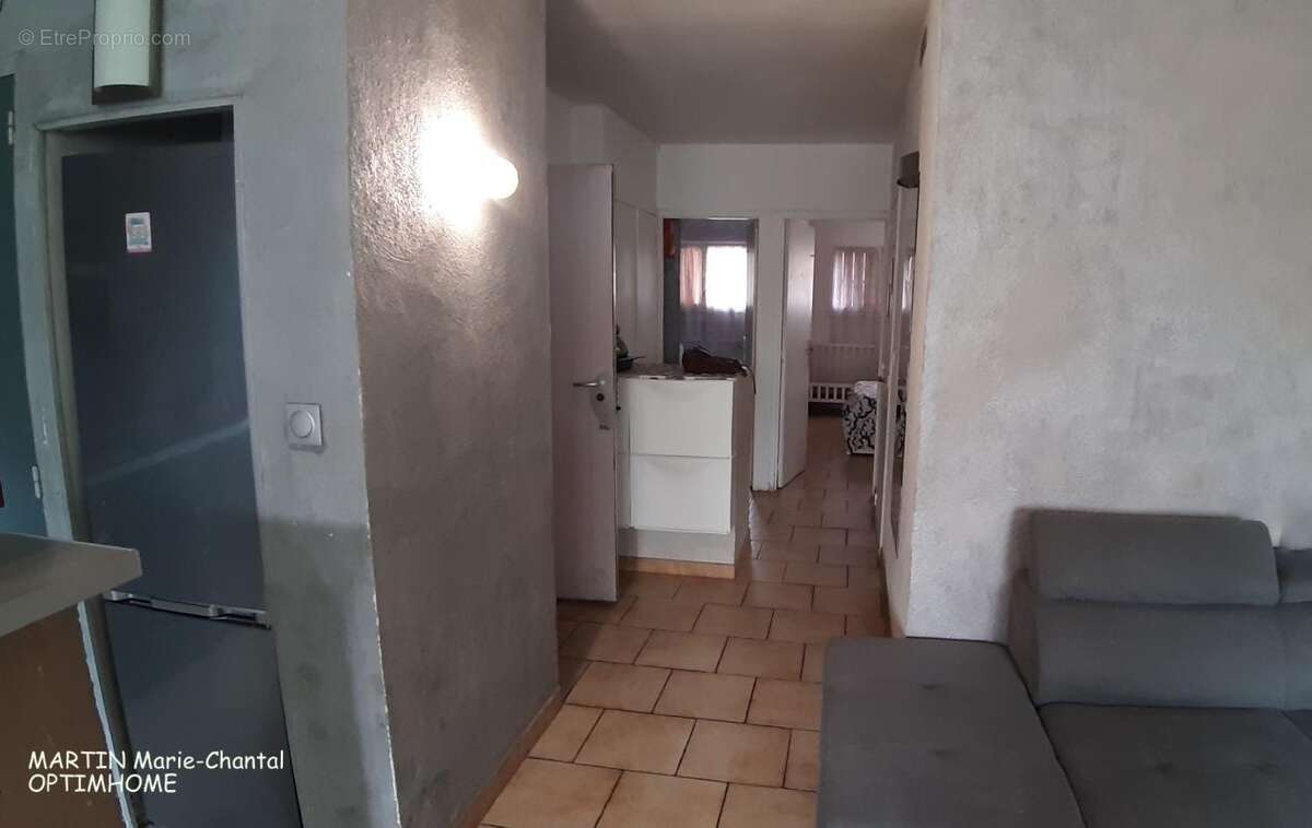 Appartement T3 lumineux avec loggia, parking, cave – Marseille 15e bd du Bosphore - photo 6