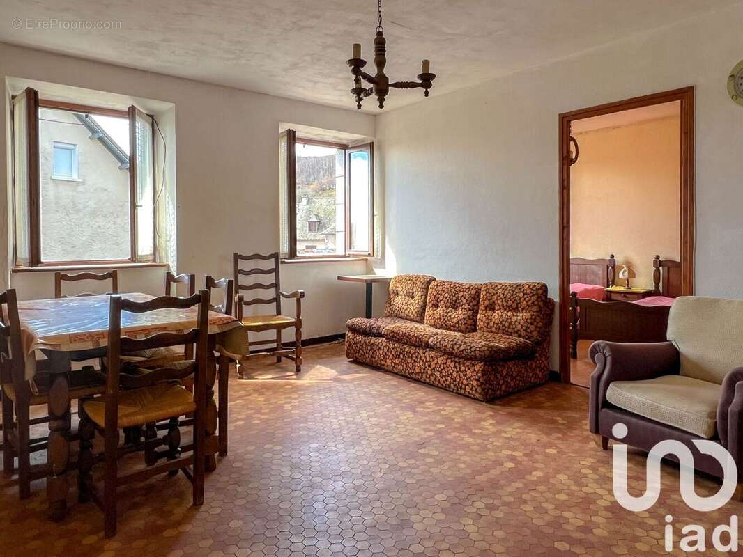 Photo 4 - Appartement à SAINT-REMY-DE-CHAUDES-AIGUES