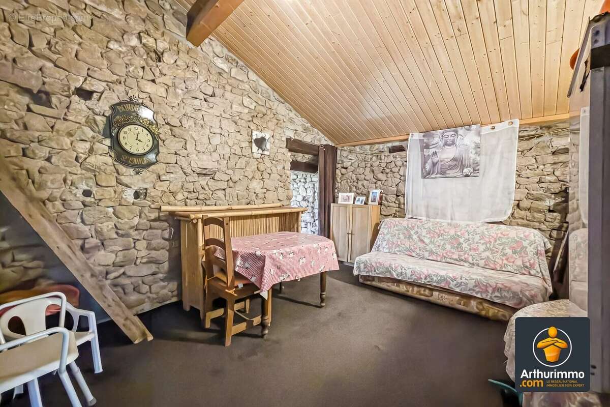 Maison à LE CRESTET