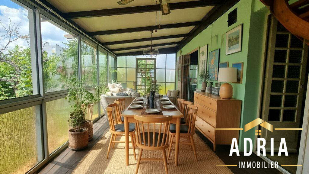 Projection véranda avec IA  - Maison à MAIZIERES-LES-METZ