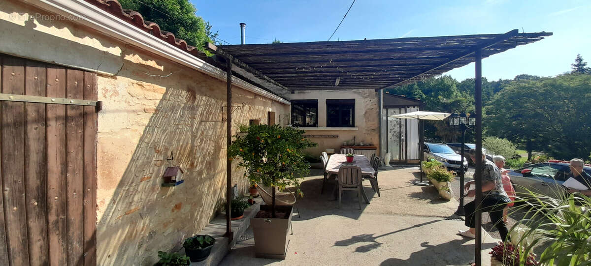 Maison à CUZORN