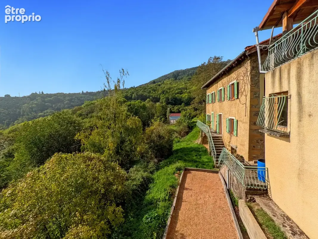 Maison 530 m² à Vaux-En-Beaujolais  - photo 3