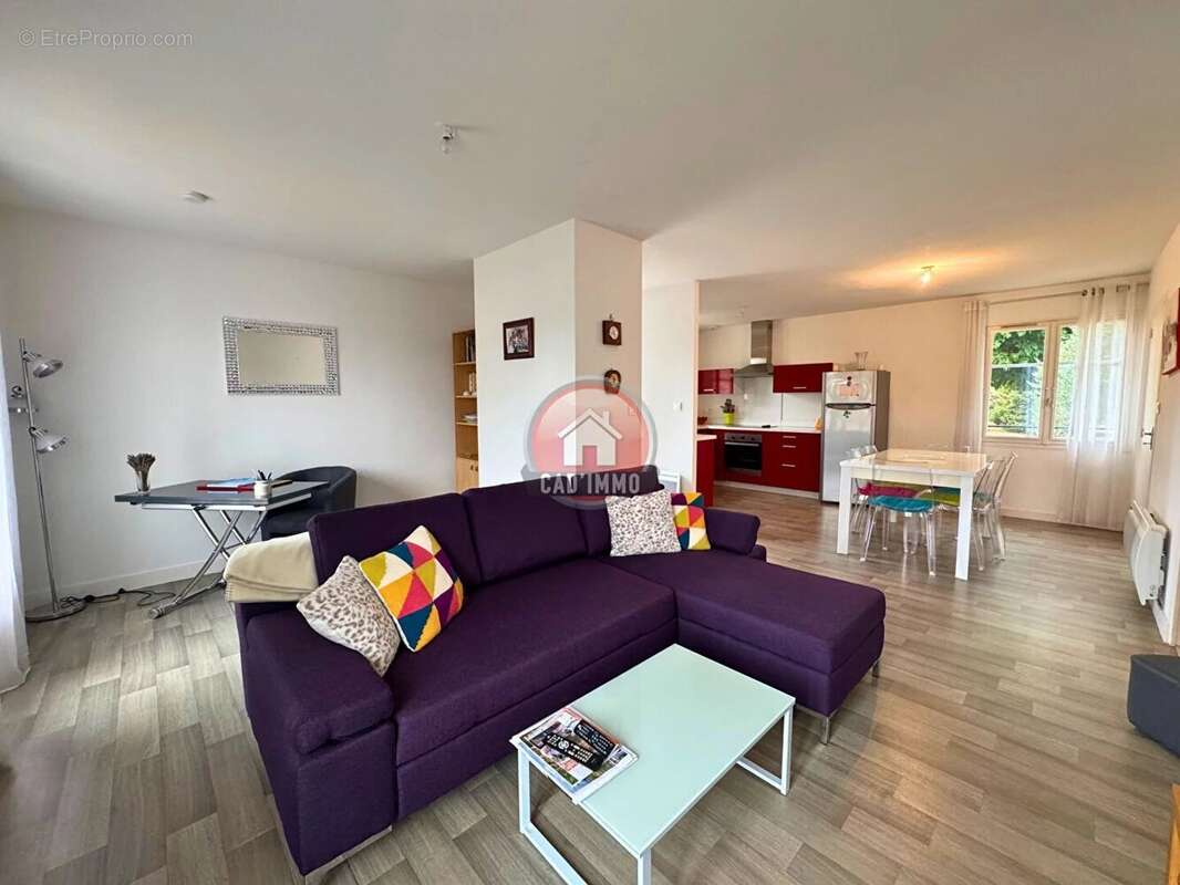 Maison à COURS-DE-PILE