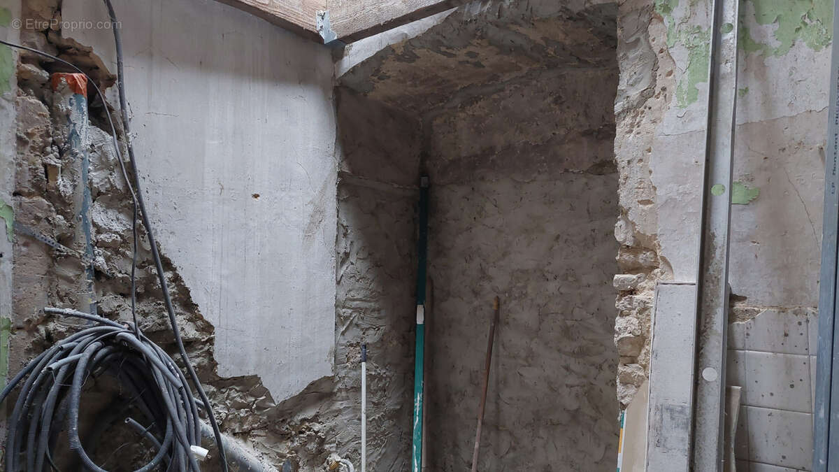 Appartement à BAGNOLS-SUR-CEZE