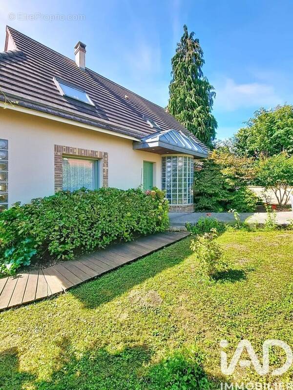 Photo 1 - Maison à LIVERDY-EN-BRIE