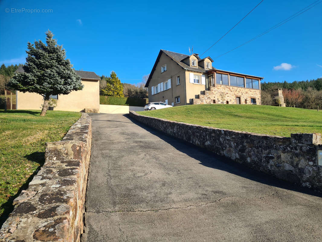 Maison à MONTROZIER