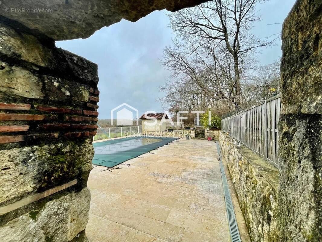 Photo 1 - Maison à MONTREAL