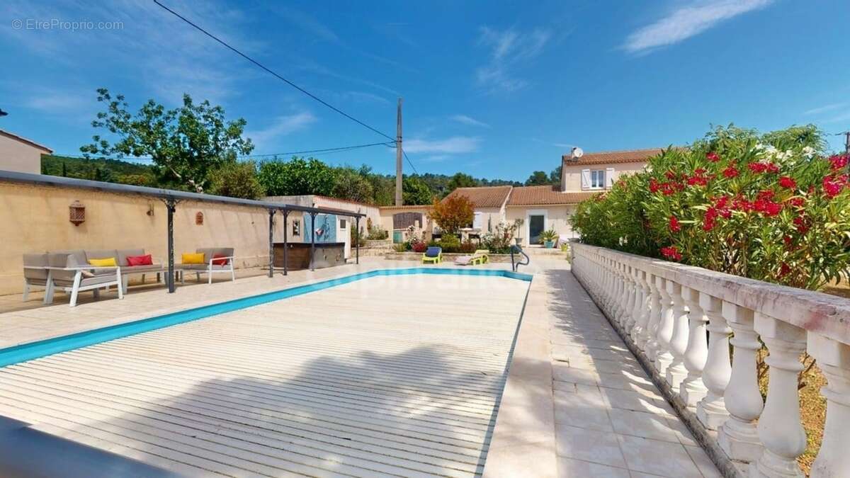 Maison à vendre 5 pièces GAREOULT (83) - photo 3