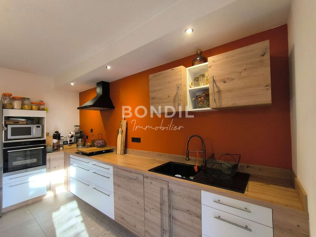 Maison à LA BASTIDE-DES-JOURDANS