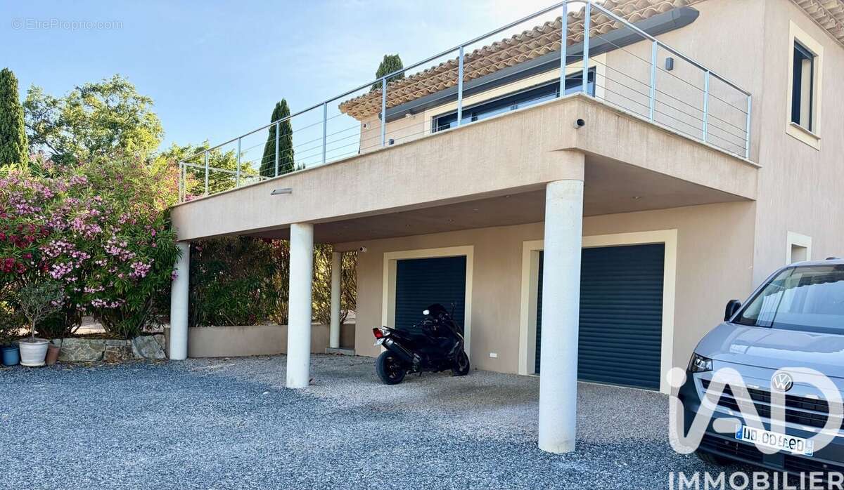Maison 135 m² à Cogolin  - photo 7
