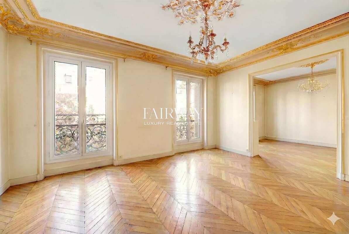 Appartement à PARIS-17E