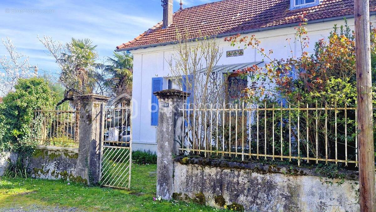 Maison à VIC-EN-BIGORRE