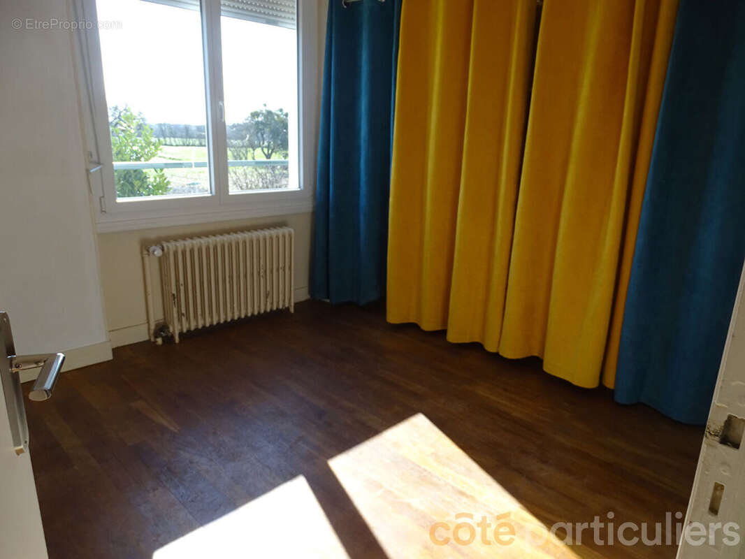 Maison à CHEZAL-BENOIT