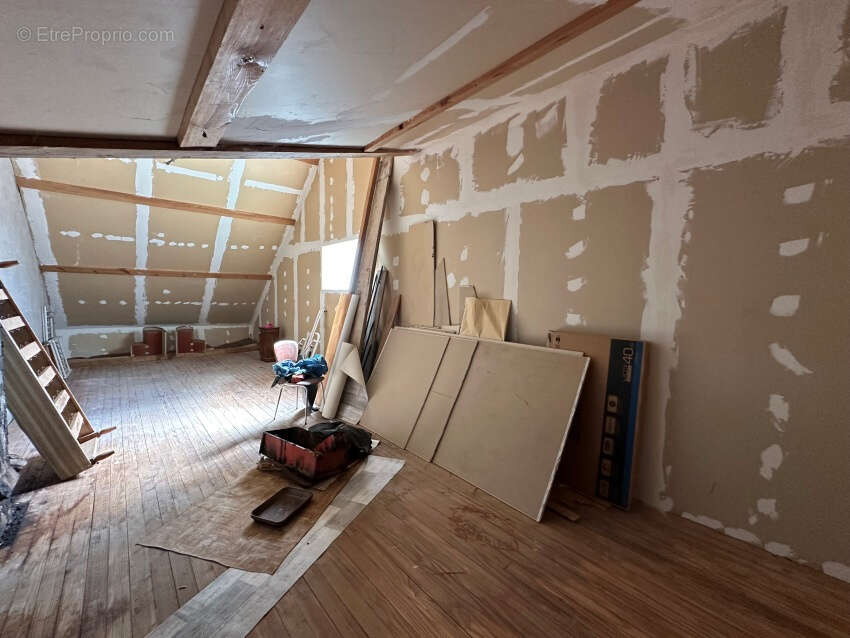 Maison à SAINT-GERVAIS-D'AUVERGNE