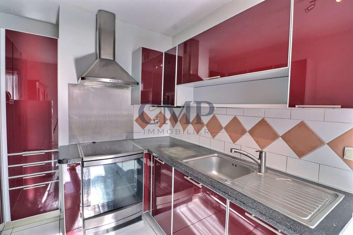 Appartement à LATTES