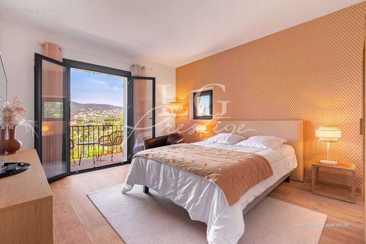 Maison à MANDELIEU-LA-NAPOULE