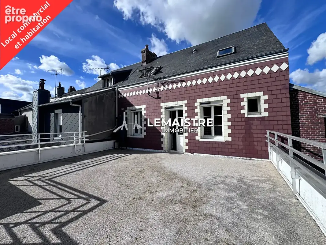 Immeuble à vendre - GODERVILLE - Local commercial et habitation - Terrasse - 2 chambres - photo 1