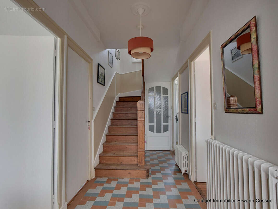LECHIAGAT - Maison de 130 m² profitant d'une vue sur le port - photo 3