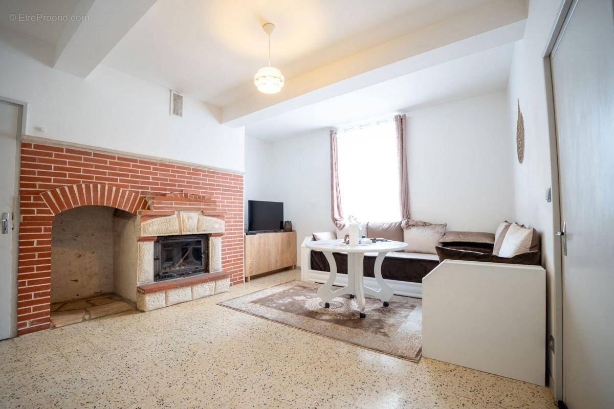 Maison à POMPIGNAN