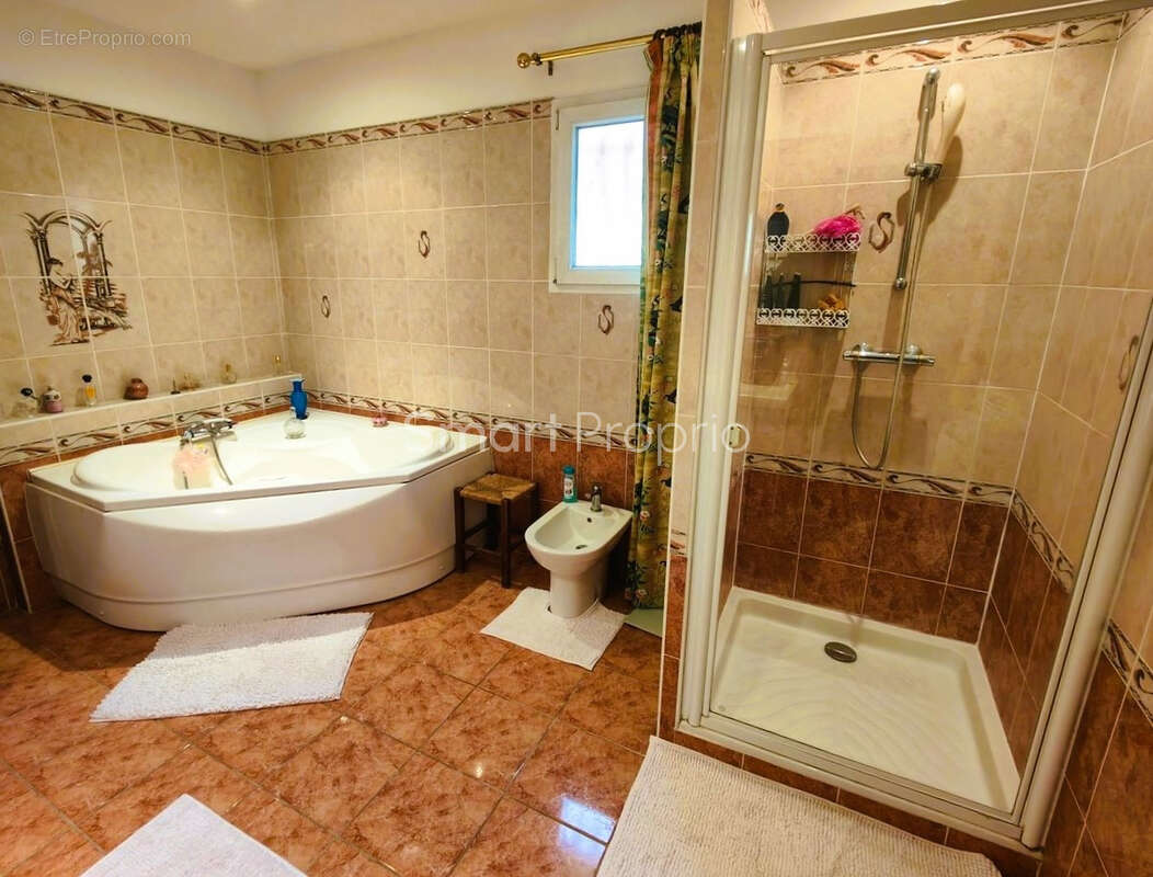 Villa de plain pied avec piscine - photo 17
