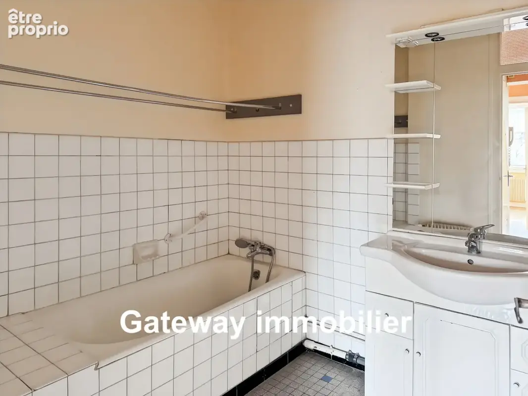 À vendre - appartement t3   clermont-ferrand   62,64 m2   1er étage   sans ascenseur   parking & cave - photo 5