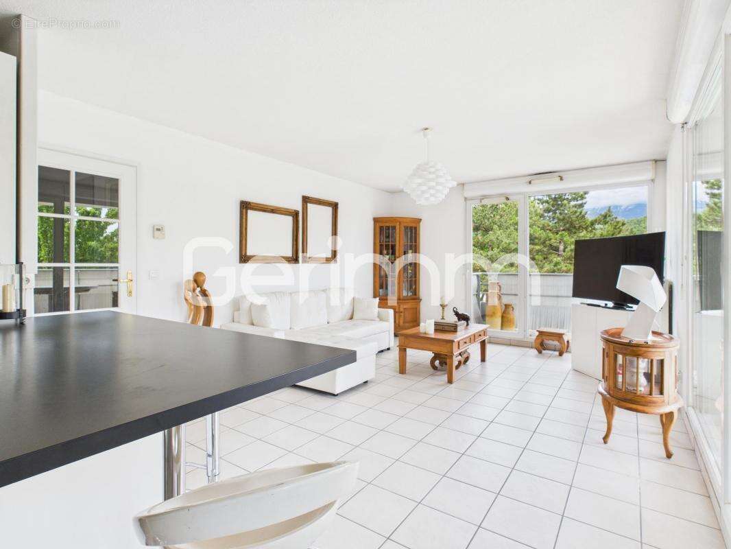 Appartement à SAINT-MARTIN-D'HERES