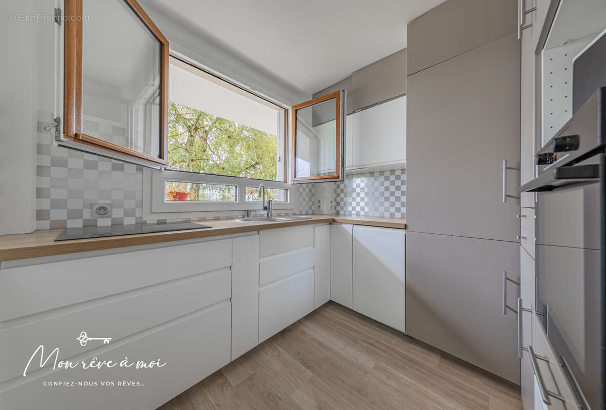 Appartement à FONTENAY-LE-FLEURY