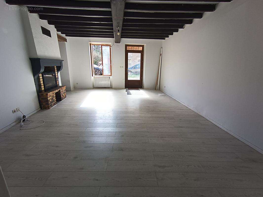 Maison à LA CELLE-SUR-NIEVRE