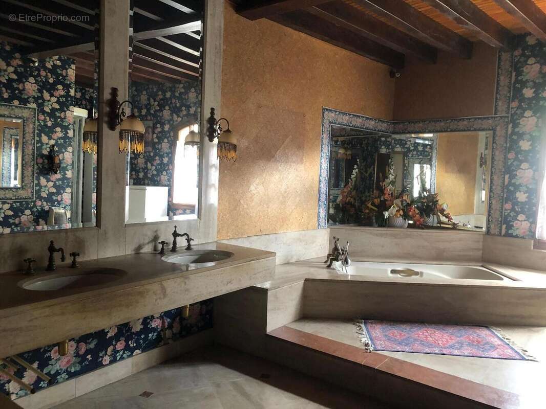   - Maison à FOIX