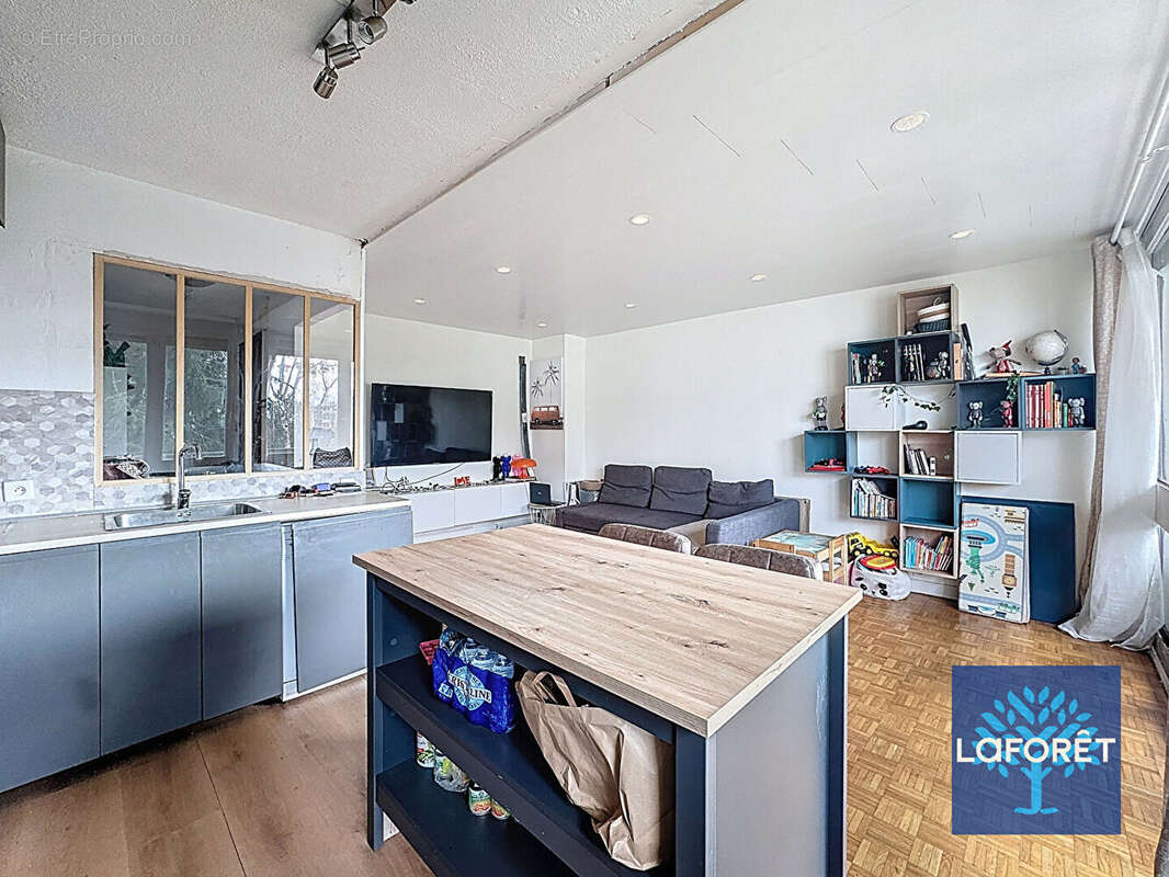 Appartement à CHILLY-MAZARIN