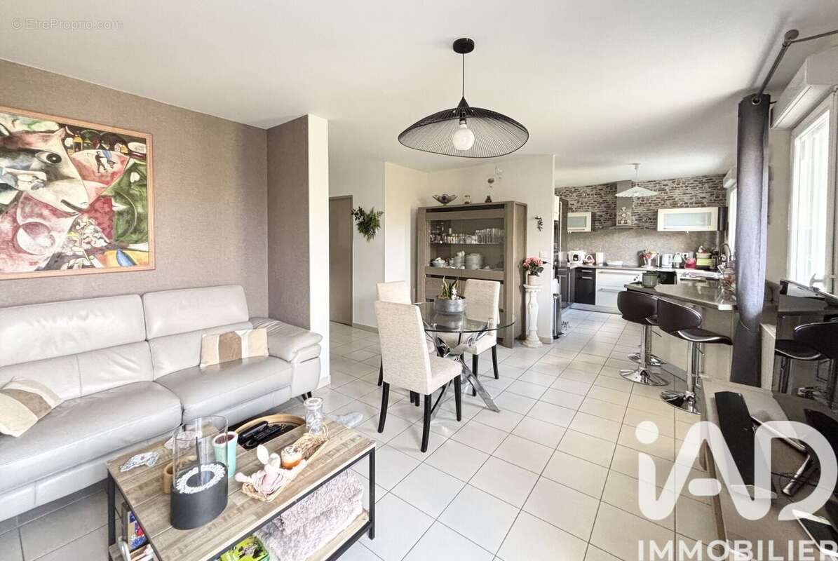 Photo 3 - Appartement à NANTEUIL-LES-MEAUX