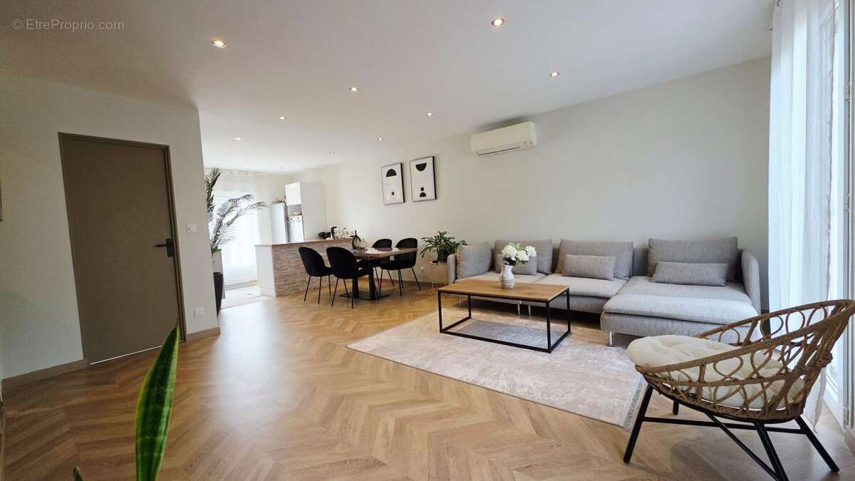 Maison à SAINT-DOULCHARD